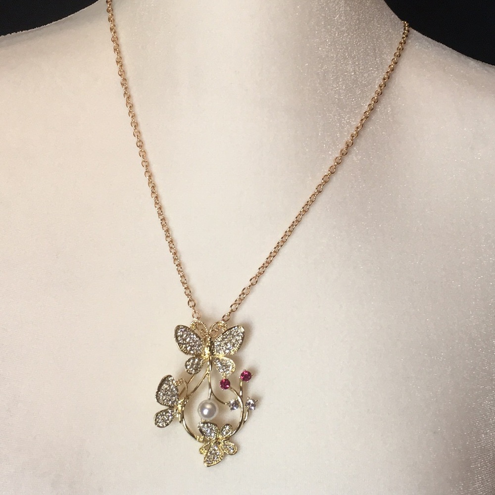Rhinestone Butterfly Pearl Necklace/Brooch - Picture 3 of 16